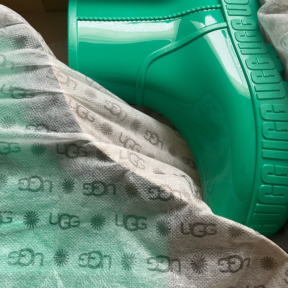 Ugg Rainboots - Picture 4 of 4